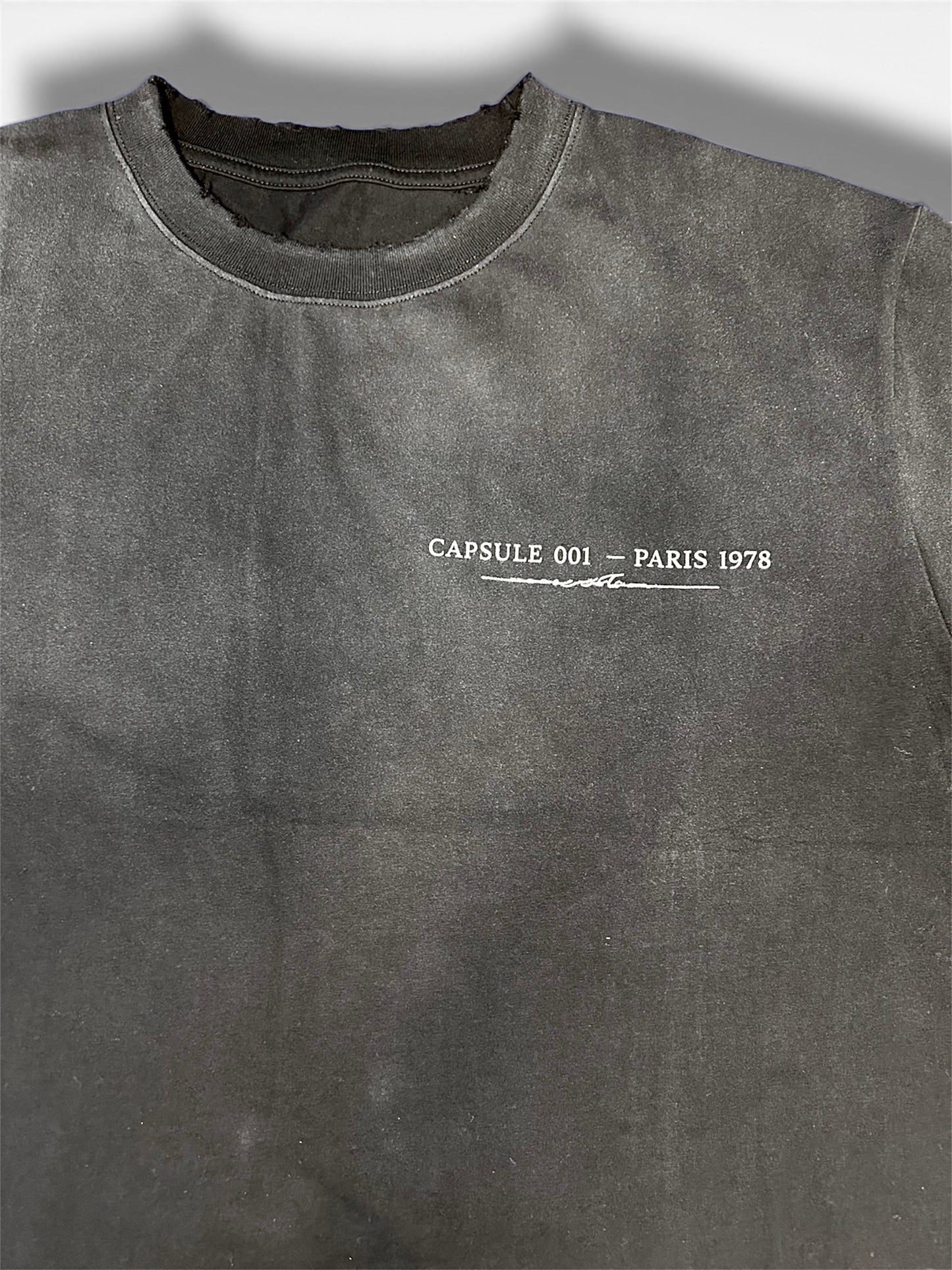 Capsule 001