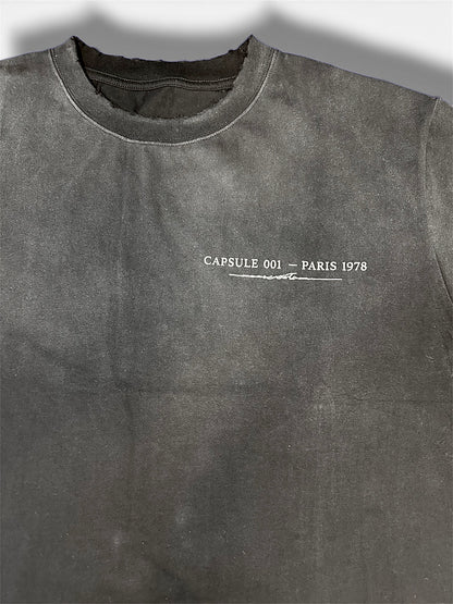 Capsule 001